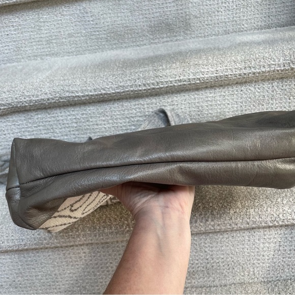 Unique “Faces” Lined 3 Pocket Coin Purse Faux Leather Tote Shopping Bag Artsy - Picture 4 of 12